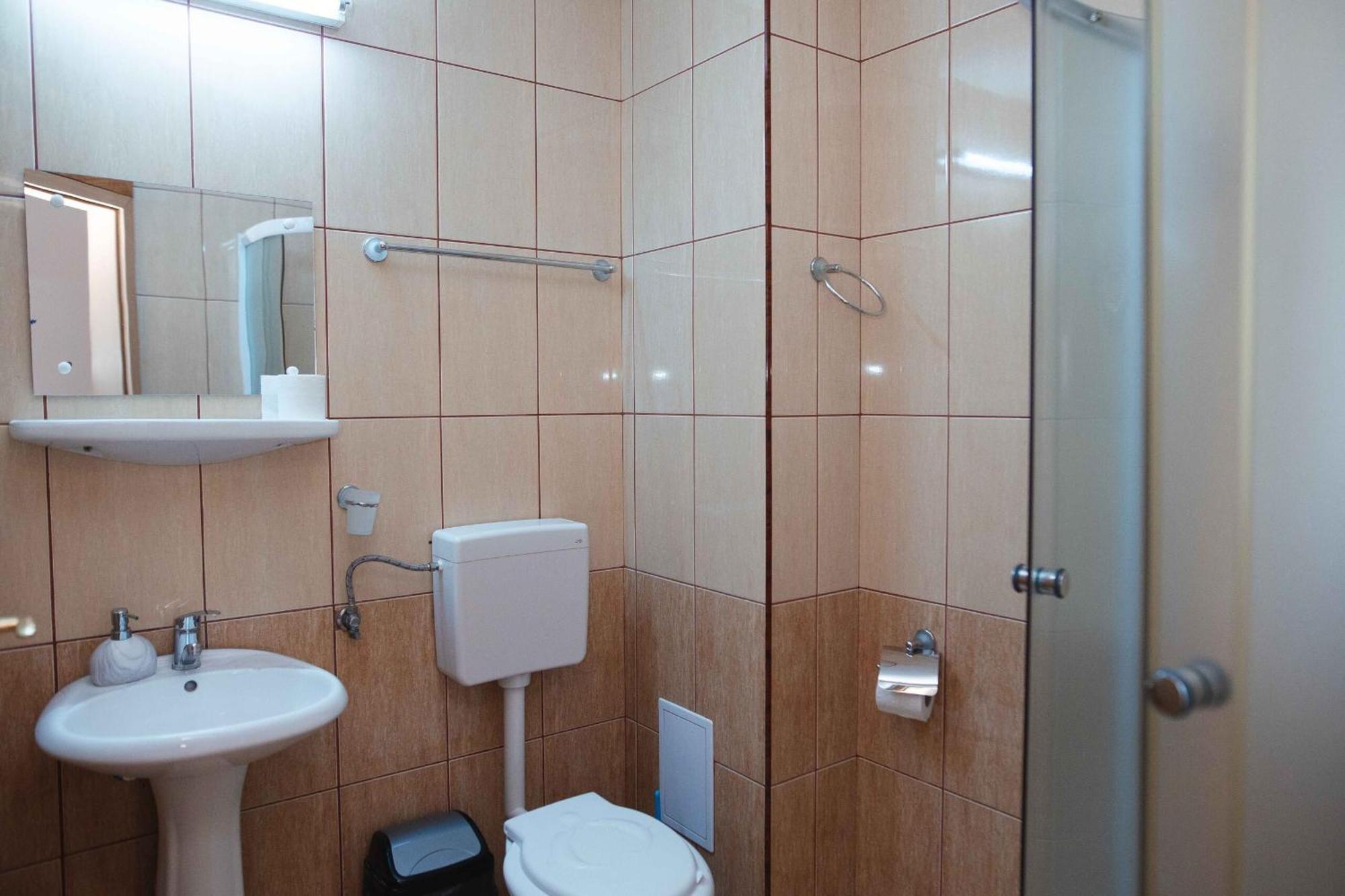 Hotel Holiday Victoria  Bagian luar foto