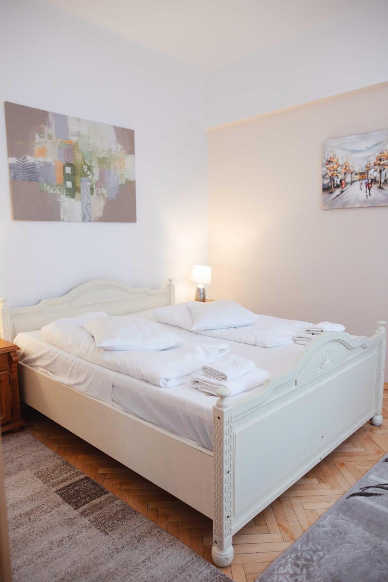 Hotel Holiday Victoria  Bagian luar foto